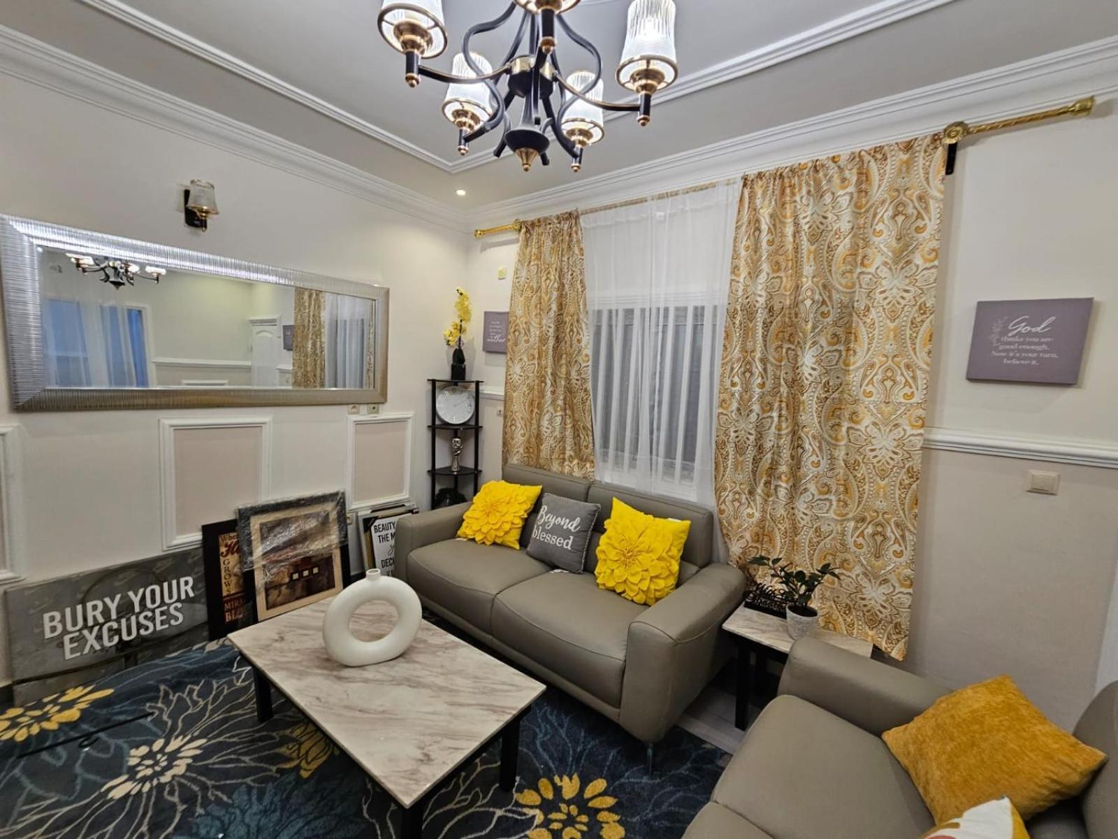 Beulah Land Guest Home Яунде Екстер'єр фото